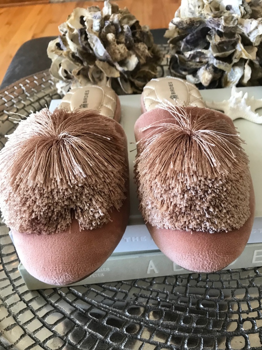 COQUETTE 🔥 BALLETCORE ROMANTIC VINTAGE INSPIRED PINK POM VELVET SLIDE - Picture 3 of 15